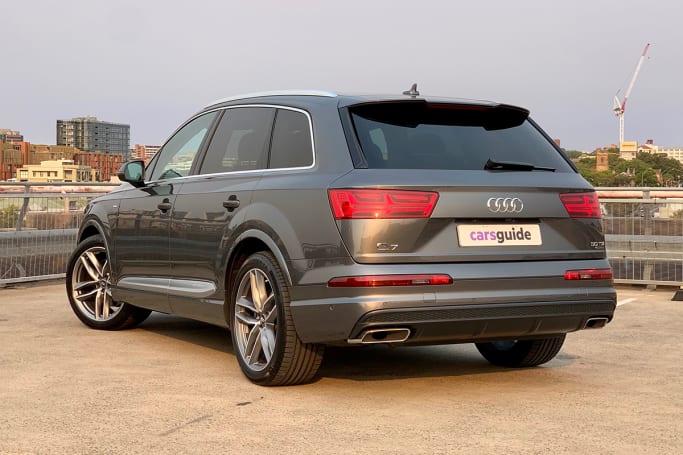 Audi online q7 rear